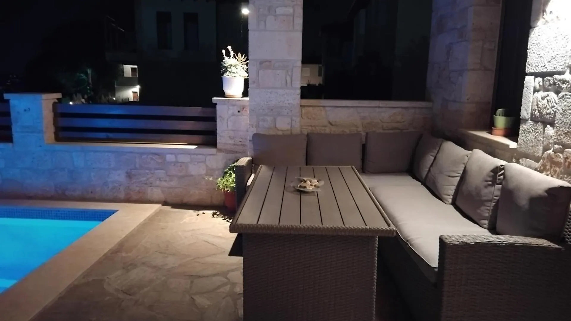 Luxury Stone Villas In Afitos St\'Aloni location